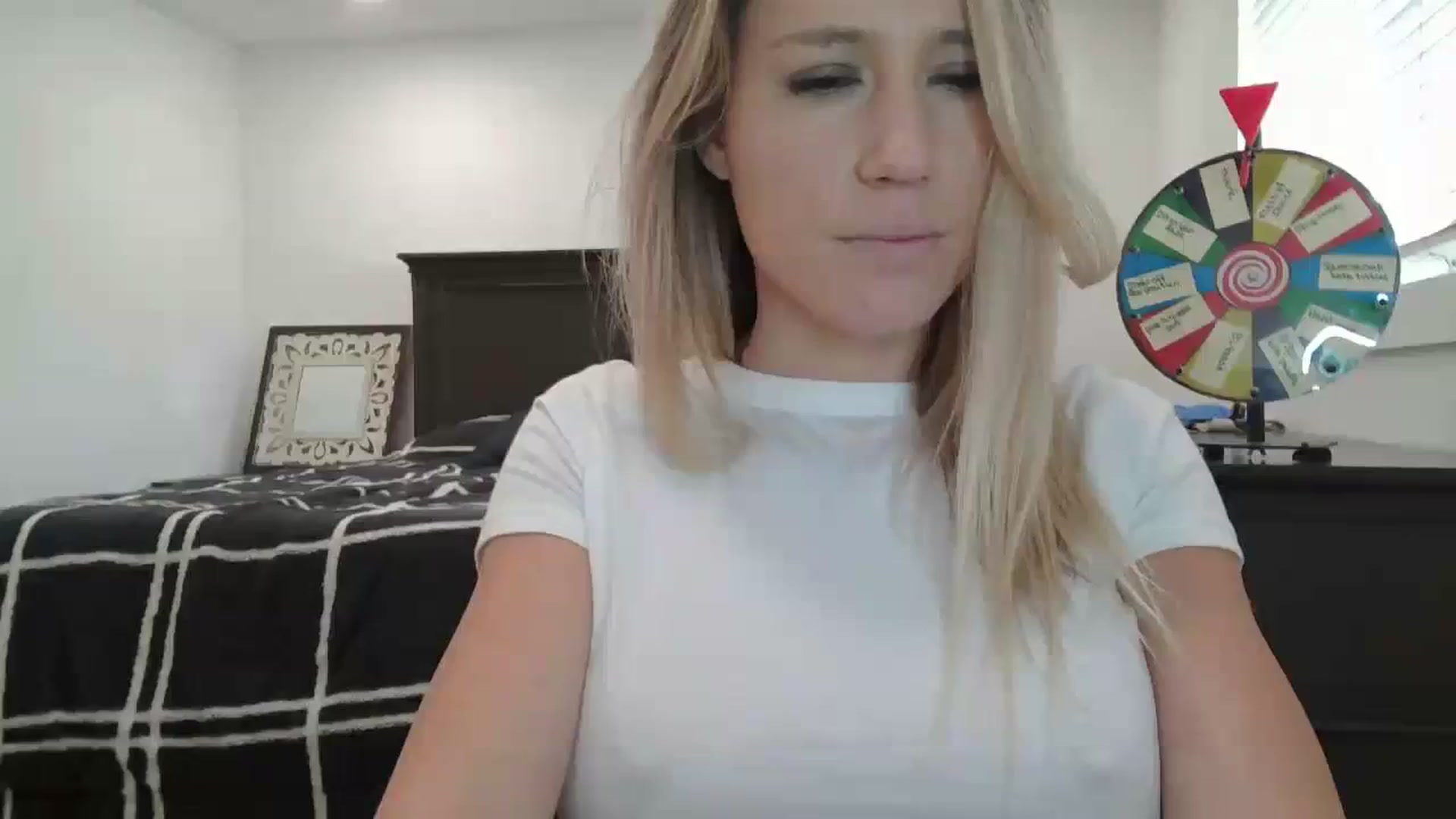 Gallery image thumbnail from blond_milf's myfreecams stream on, 03/04/2024, 23:15 image 7 of 20
