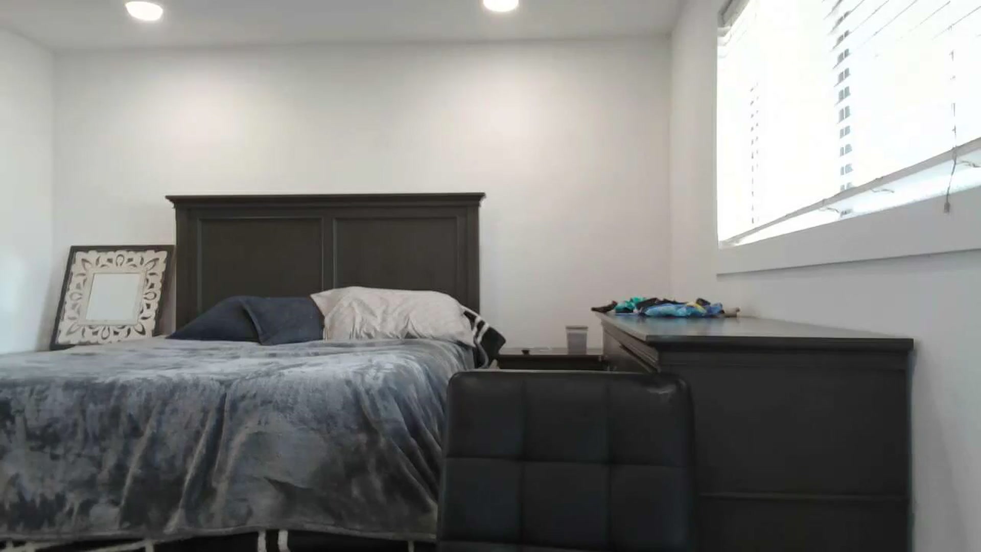 Gallery image thumbnail from blond_milf's myfreecams stream on, 03/06/2024, 20:09 image 10 of 20