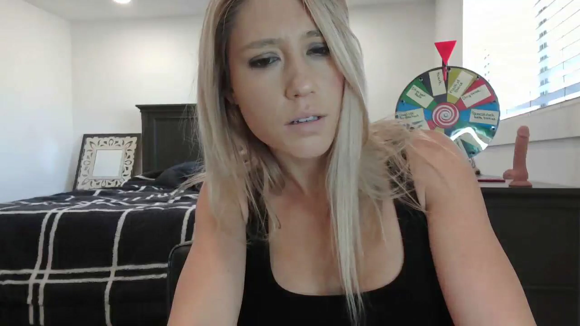 Gallery image thumbnail from blond_milf's myfreecams stream on, 03/08/2024, 19:30 image 18 of 20
