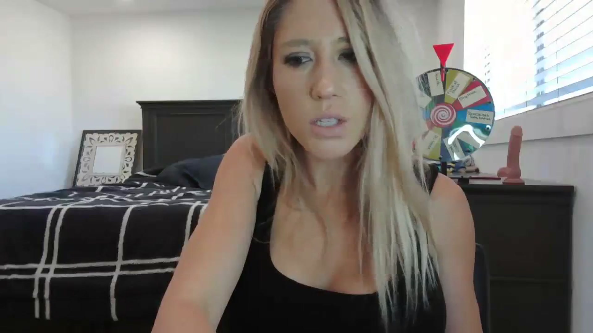 Gallery image thumbnail from blond_milf's myfreecams stream on, 03/08/2024, 19:30 image 19 of 20