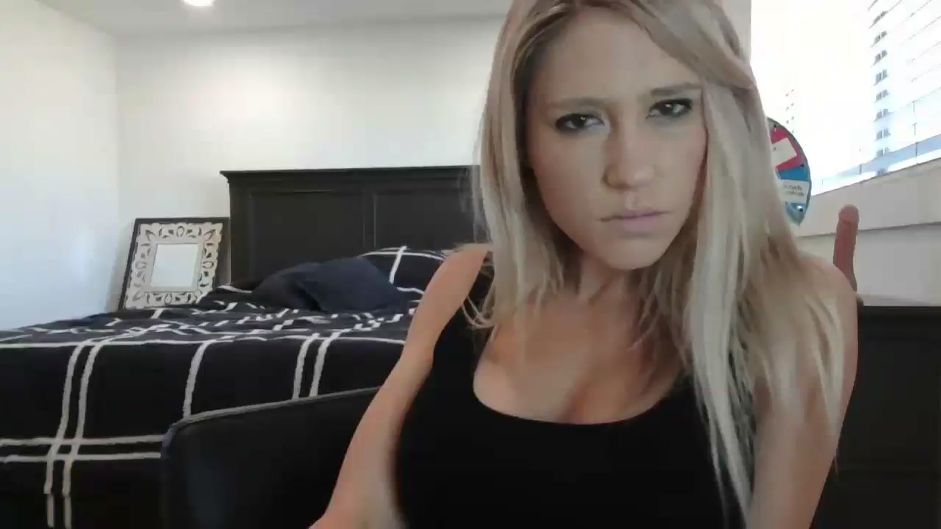 Gallery image thumbnail from blond_milf's myfreecams stream on, 03/08/2024, 19:30 image 17 of 20