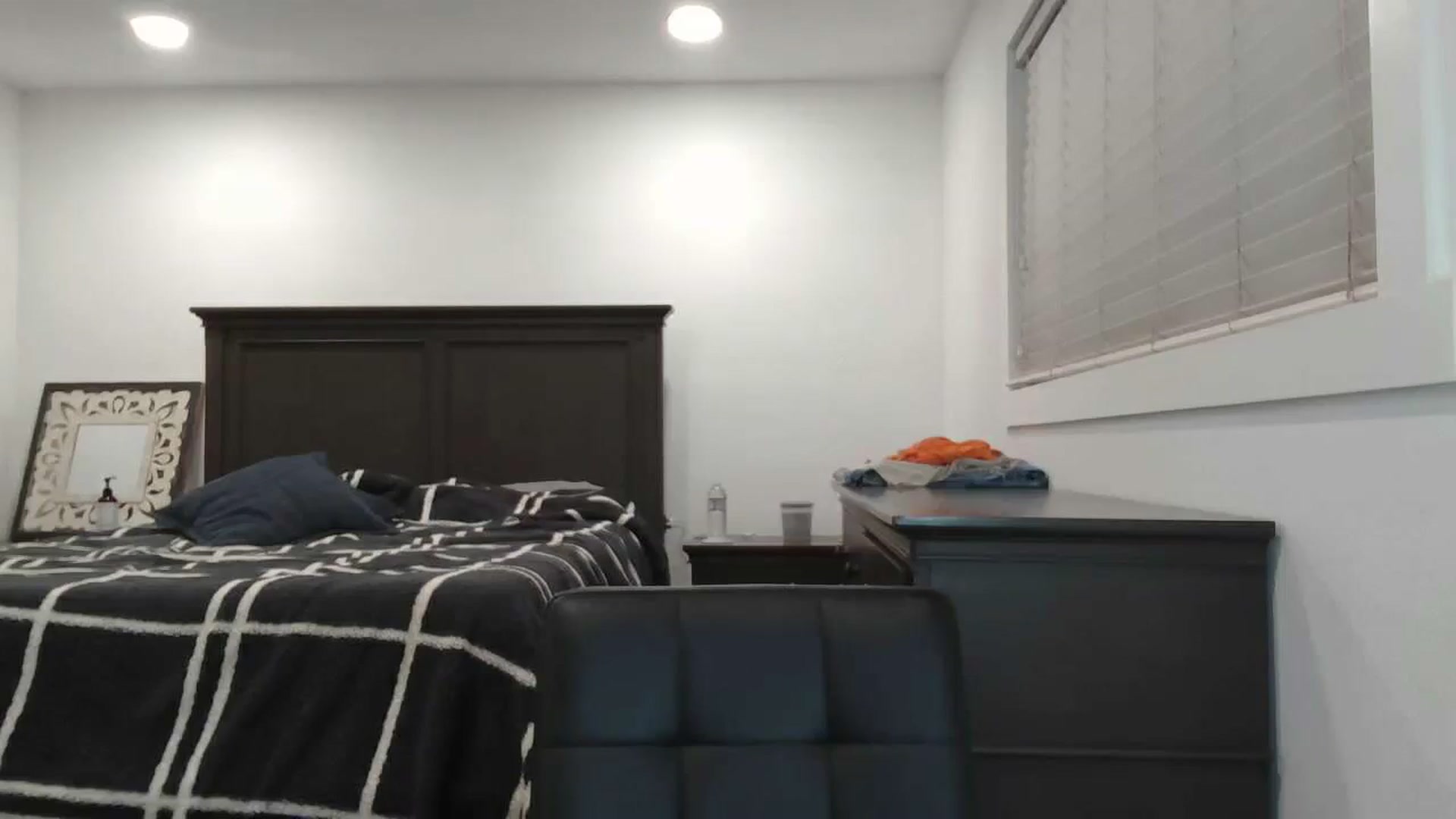 Gallery image thumbnail from blond_milf's myfreecams stream on, 03/15/2024, 05:10 image 10 of 20