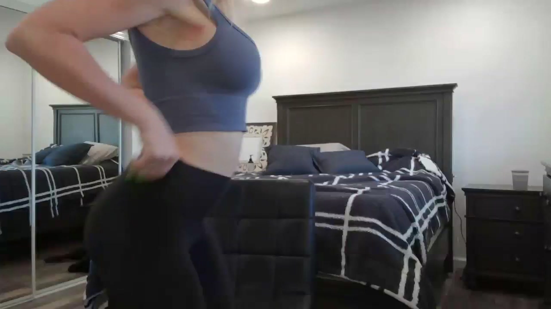 Gallery image thumbnail from blond_milf's myfreecams stream on, 03/22/2024, 20:58 image 1 of 20