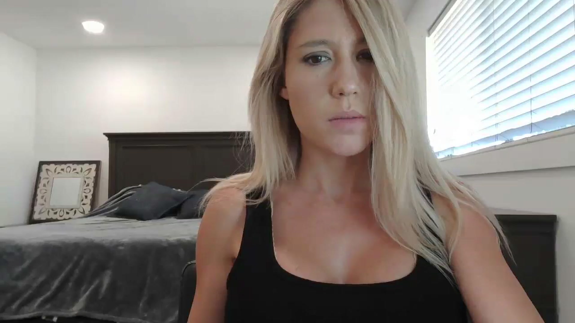 Gallery image thumbnail from blond_milf's myfreecams stream on, 04/11/2024, 20:11 image 4 of 20