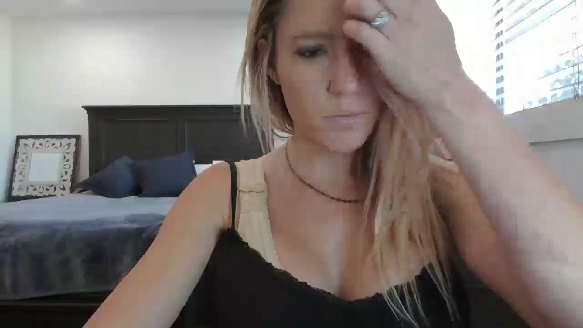Gallery image thumbnail from blond_milf's myfreecams stream on, 04/16/2024, 20:09 image 20 of 20
