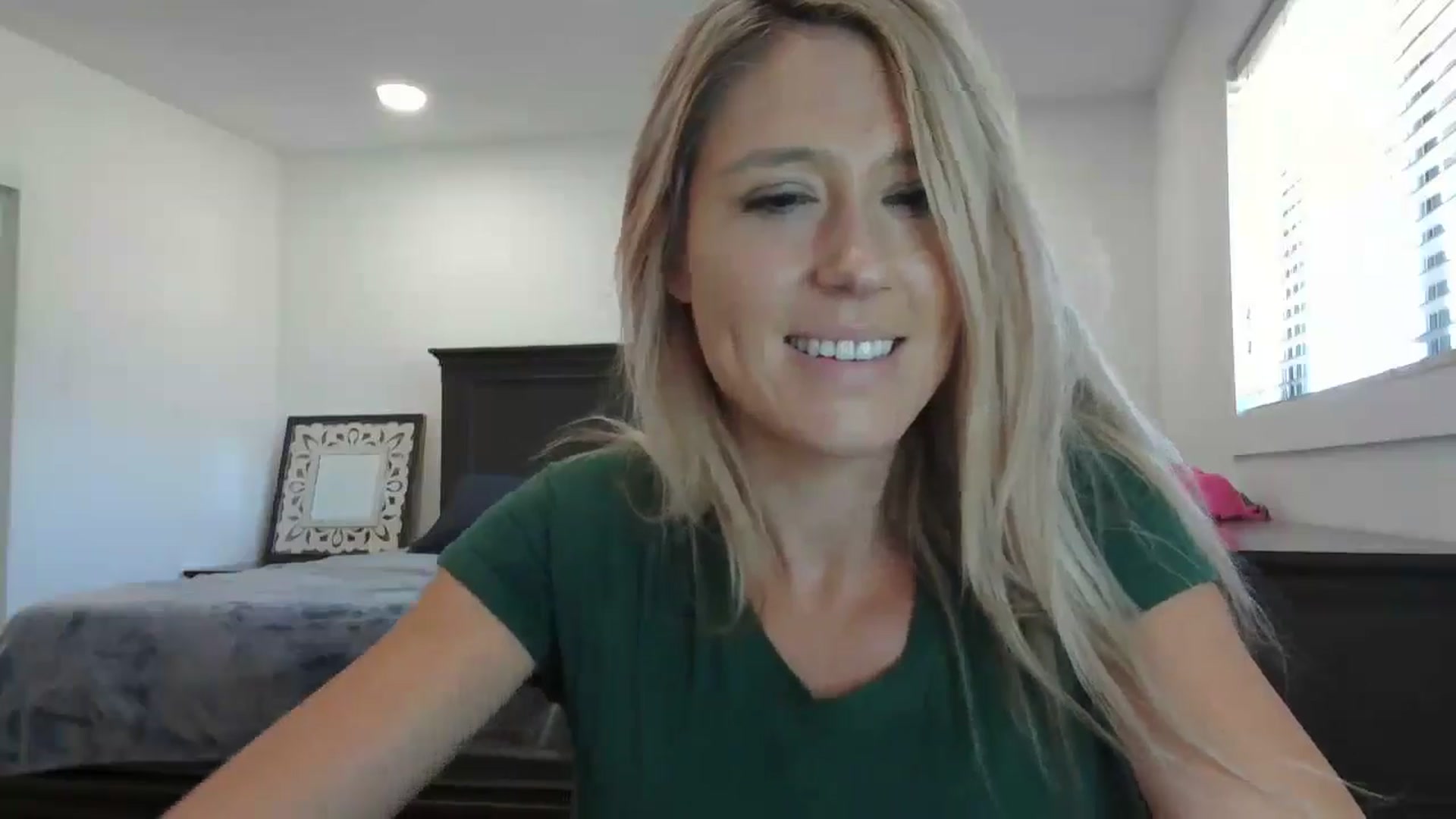 Gallery image thumbnail from blond_milf's myfreecams stream on, 04/18/2024, 19:23 image 19 of 20