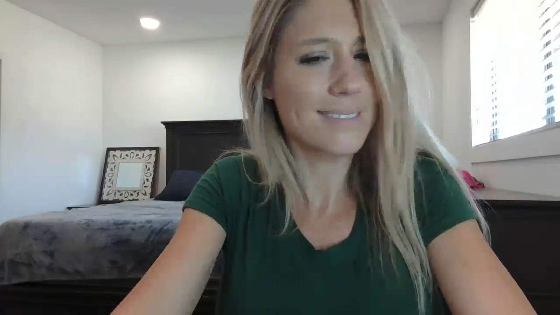 Gallery image thumbnail from blond_milf's myfreecams stream on, 04/18/2024, 19:23 image 20 of 20
