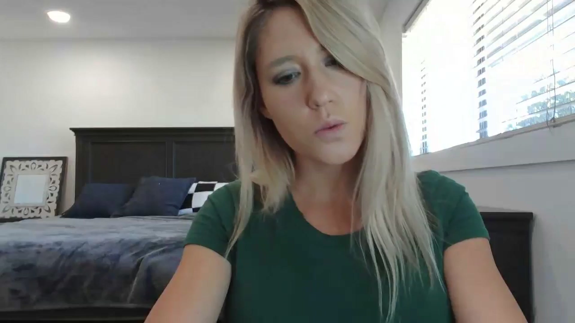 Gallery image thumbnail from blond_milf's myfreecams stream on, 04/18/2024, 19:23 image 1 of 20