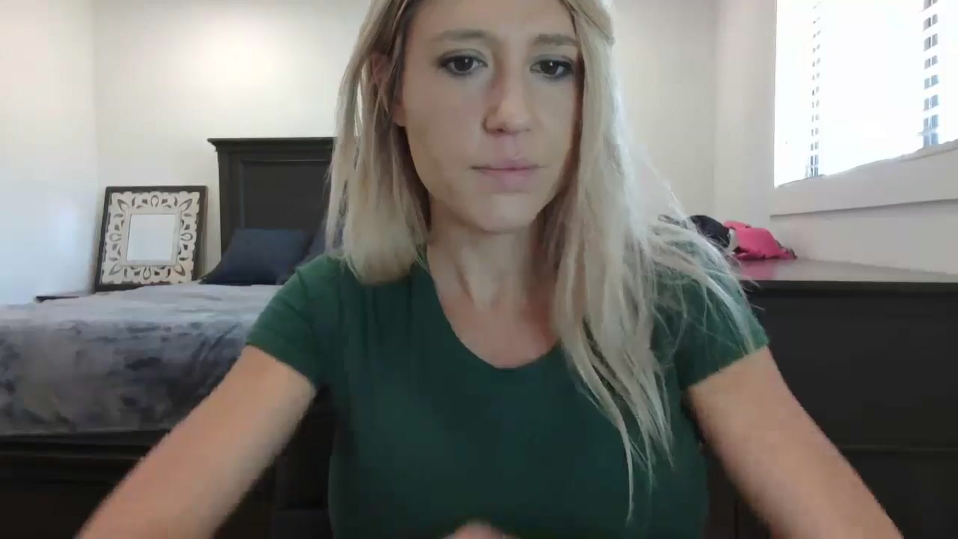 Gallery image thumbnail from blond_milf's myfreecams stream on, 04/18/2024, 19:23 image 6 of 20