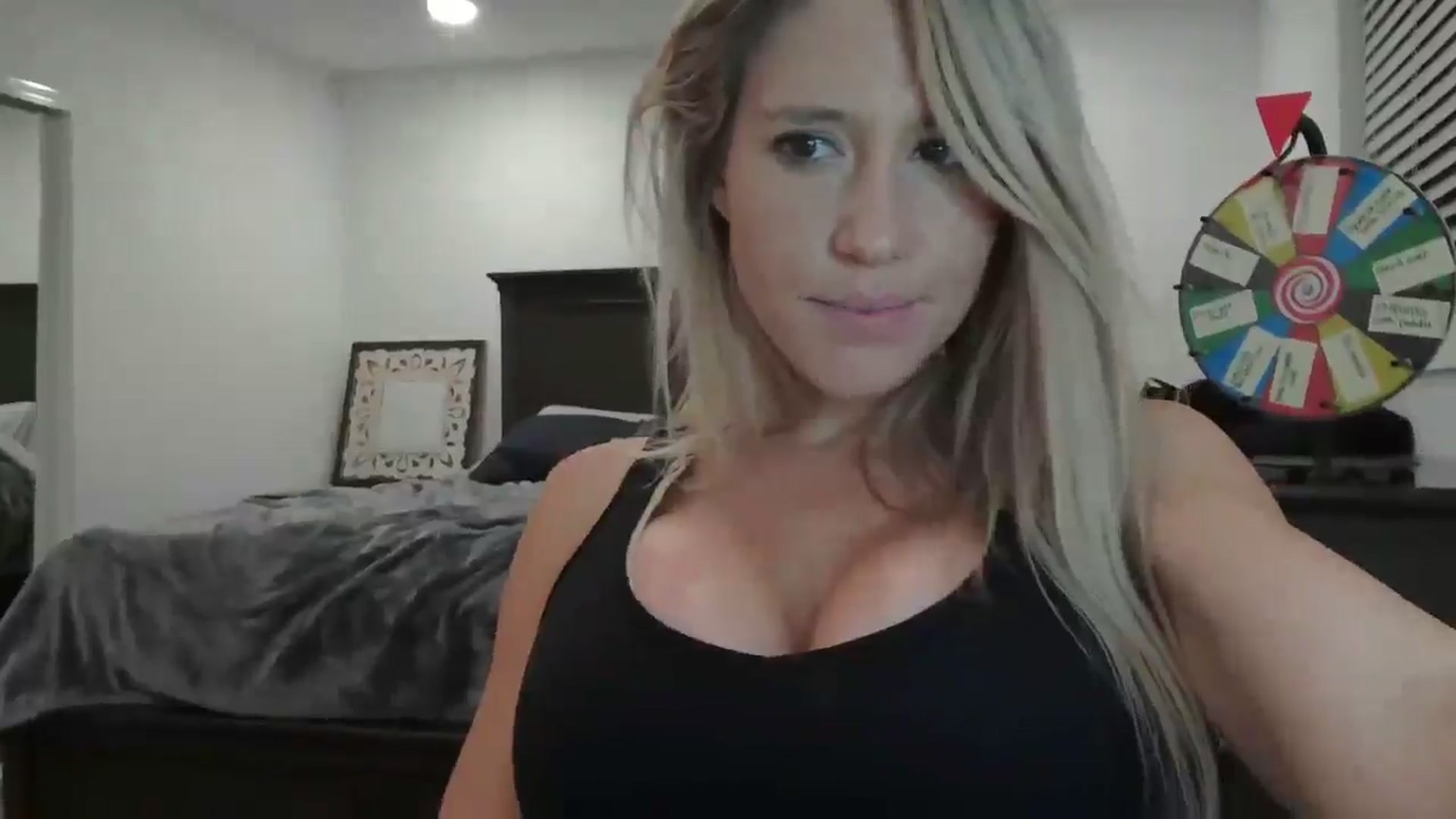 Gallery image thumbnail from blond_milf's myfreecams stream on, 04/19/2024, 07:06 image 14 of 20