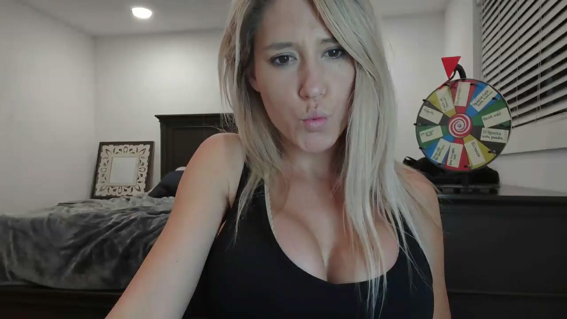 Gallery image thumbnail from blond_milf's myfreecams stream on, 04/19/2024, 07:06 image 9 of 20