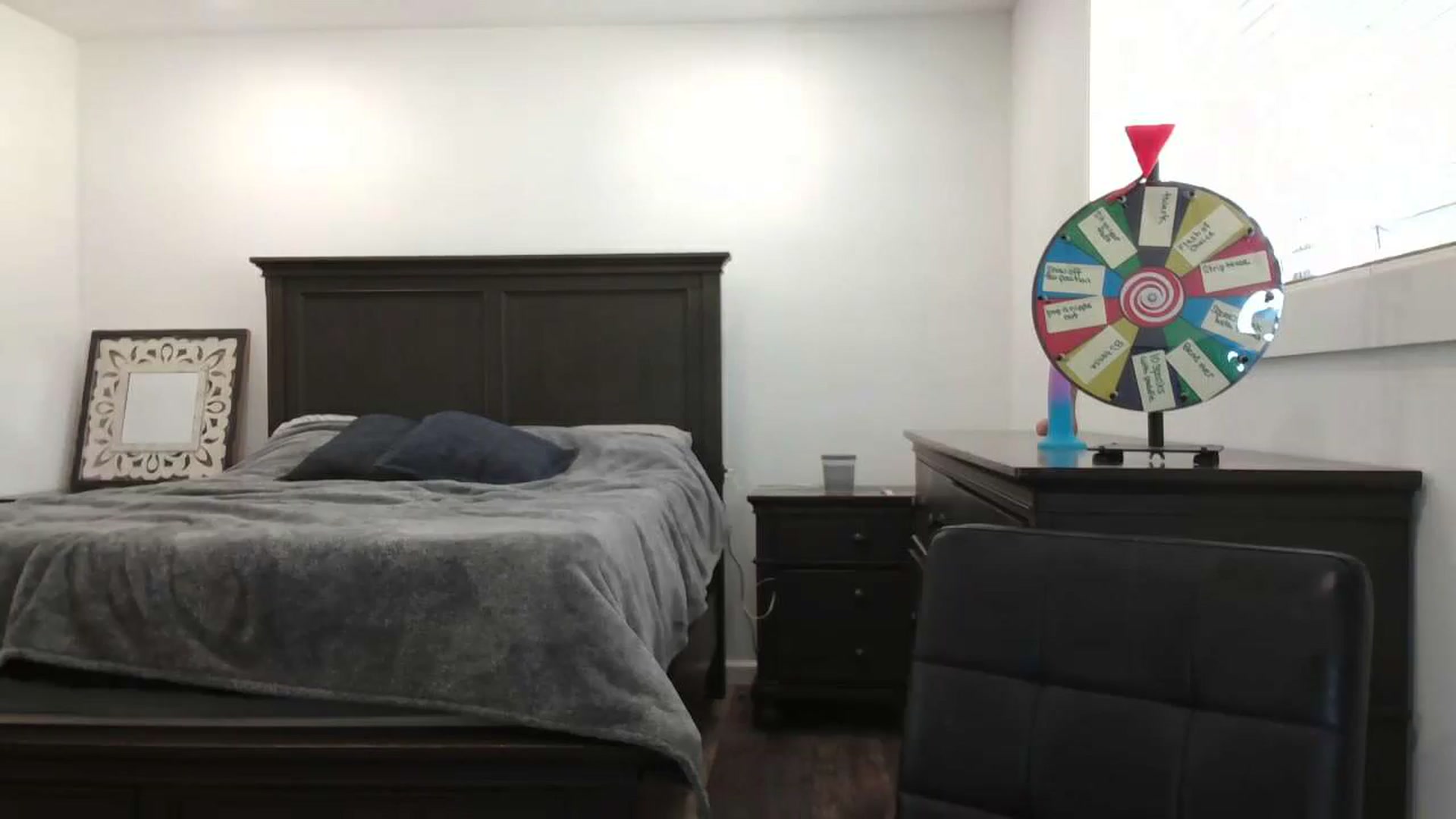 Gallery image thumbnail from blond_milf's myfreecams stream on, 04/23/2024, 20:44 image 12 of 20