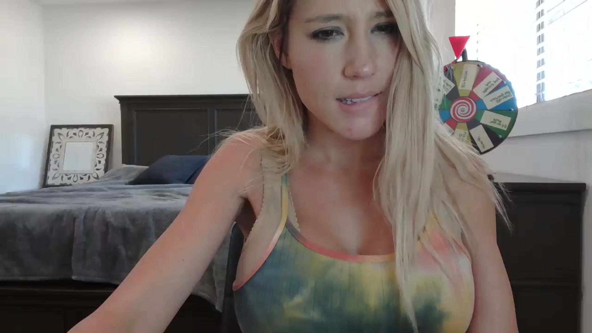 Gallery image thumbnail from blond_milf's myfreecams stream on, 04/25/2024, 21:28 image 12 of 20