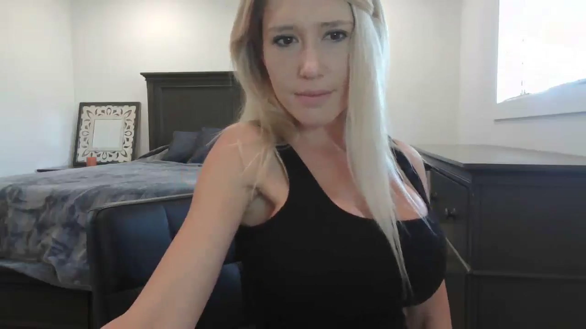 Gallery image thumbnail from blond_milf's myfreecams stream on, 05/02/2024, 21:38 image 5 of 20