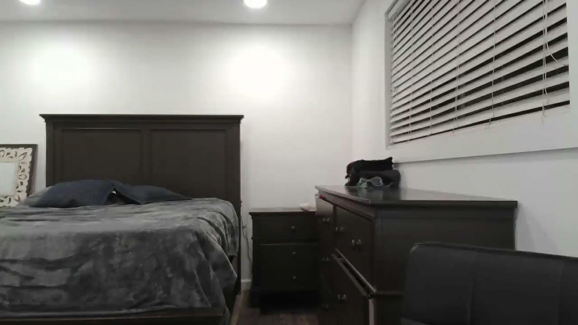 Gallery image thumbnail from blond_milf's myfreecams stream on, 05/09/2024, 06:34 image 11 of 20