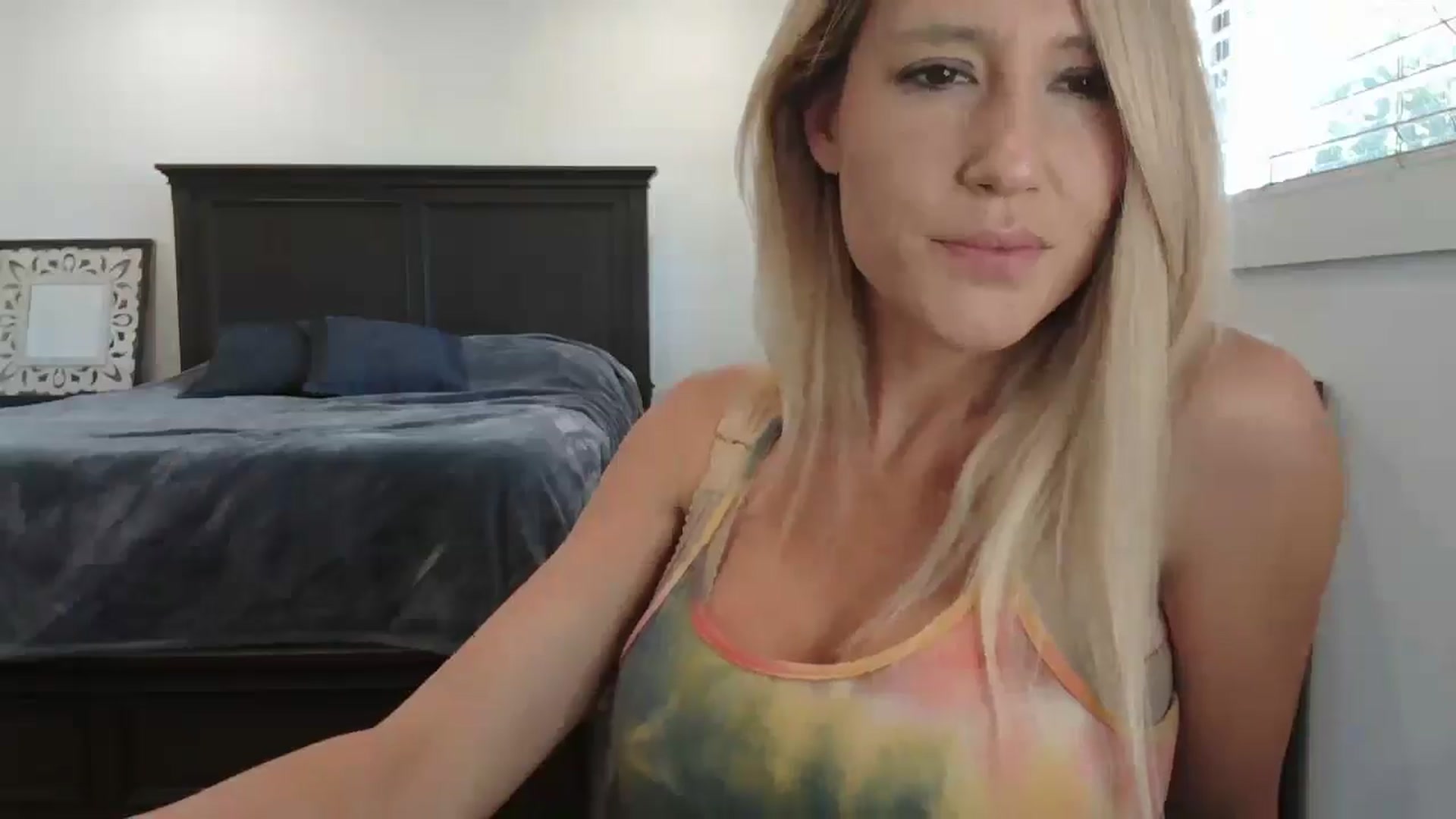 Gallery image thumbnail from blond_milf's myfreecams stream on, 05/09/2024, 20:24 image 3 of 20