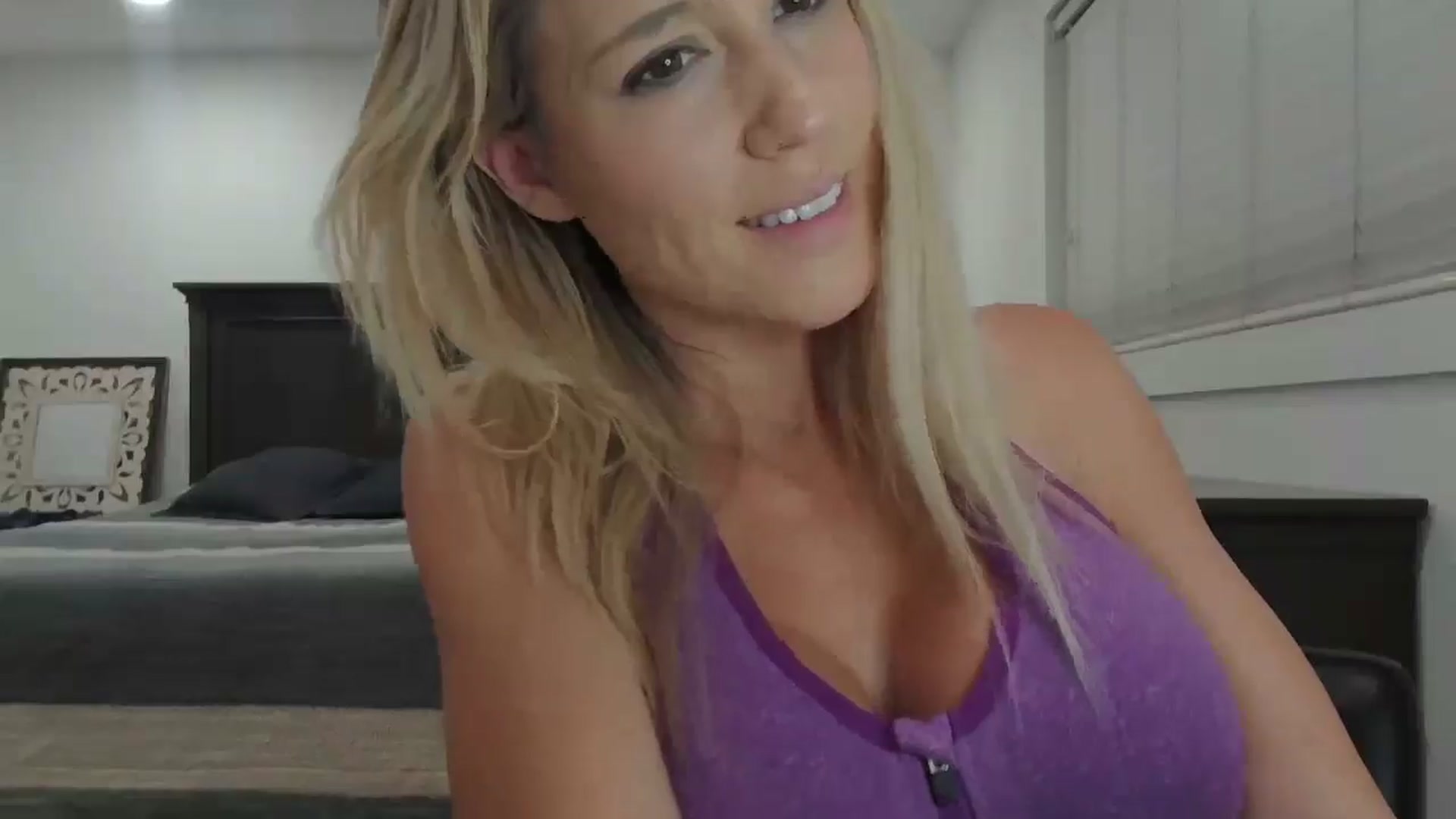 Gallery image thumbnail from blond_milf's myfreecams stream on, 05/14/2024, 06:04 image 9 of 20
