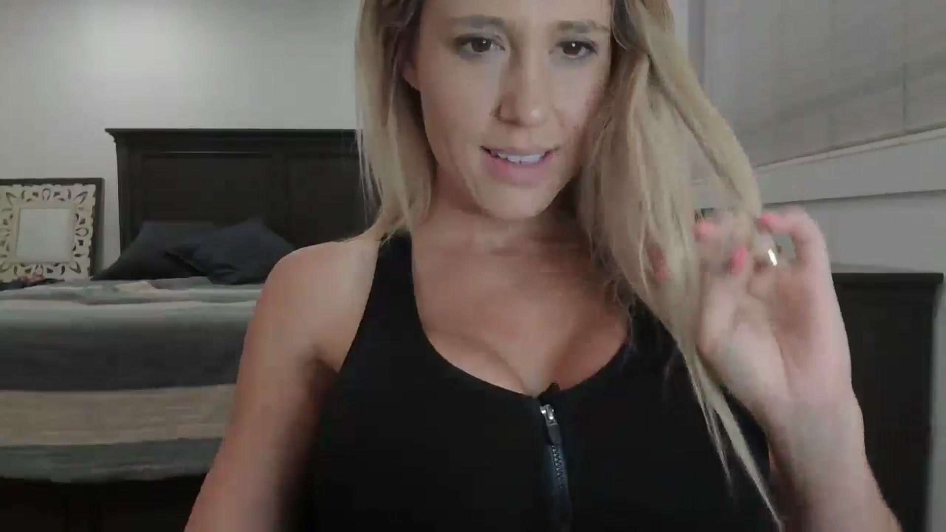 Gallery image thumbnail from blond_milf's myfreecams stream on, 05/15/2024, 05:45 image 13 of 20