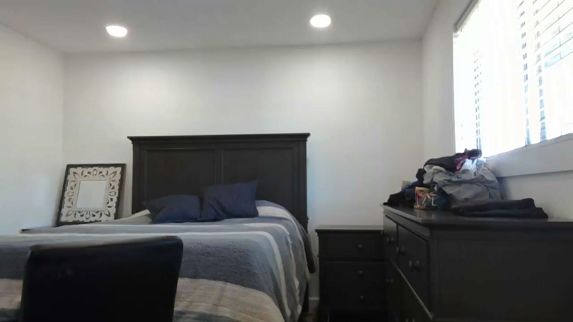 Gallery image thumbnail from blond_milf's myfreecams stream on, 05/16/2024, 20:42 image 9 of 20