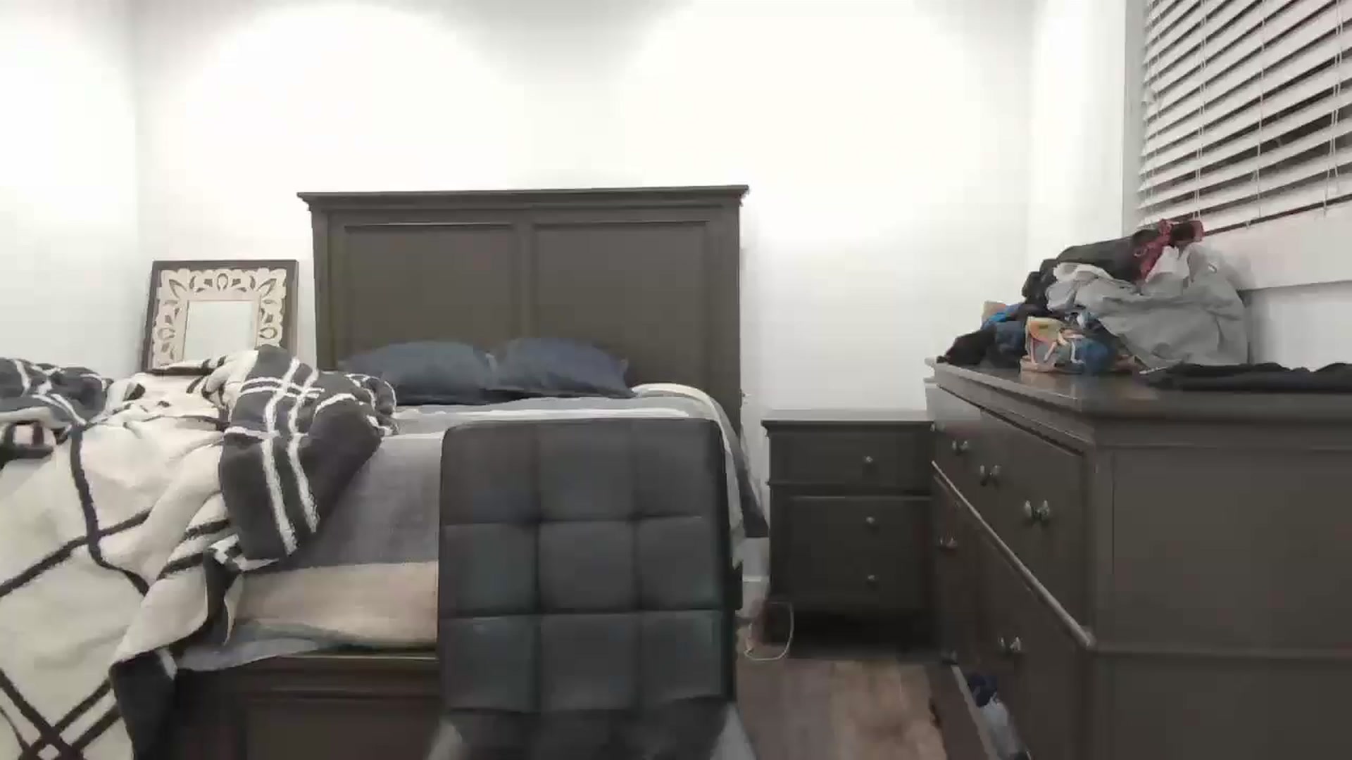 Gallery image thumbnail from blond_milf's myfreecams stream on, 05/17/2024, 06:14 image 11 of 20