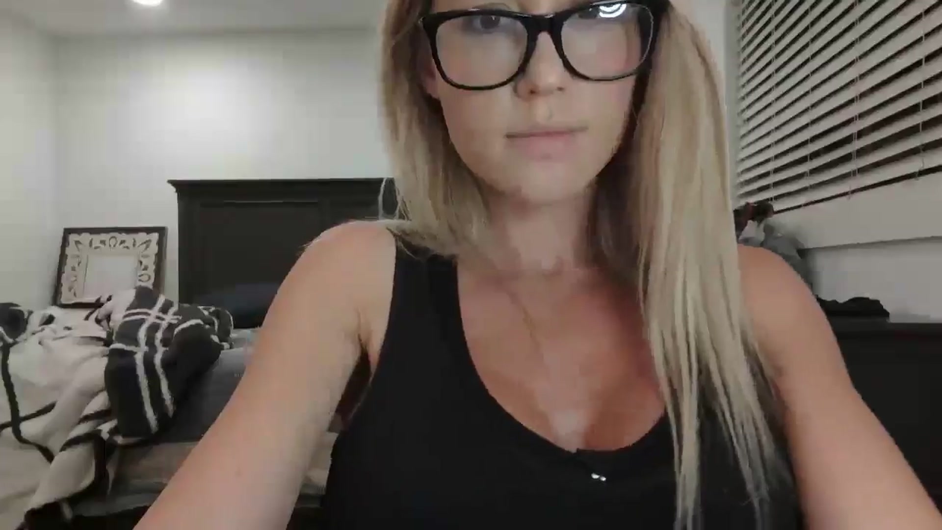 Gallery image thumbnail from blond_milf's myfreecams stream on, 05/17/2024, 06:14 image 14 of 20