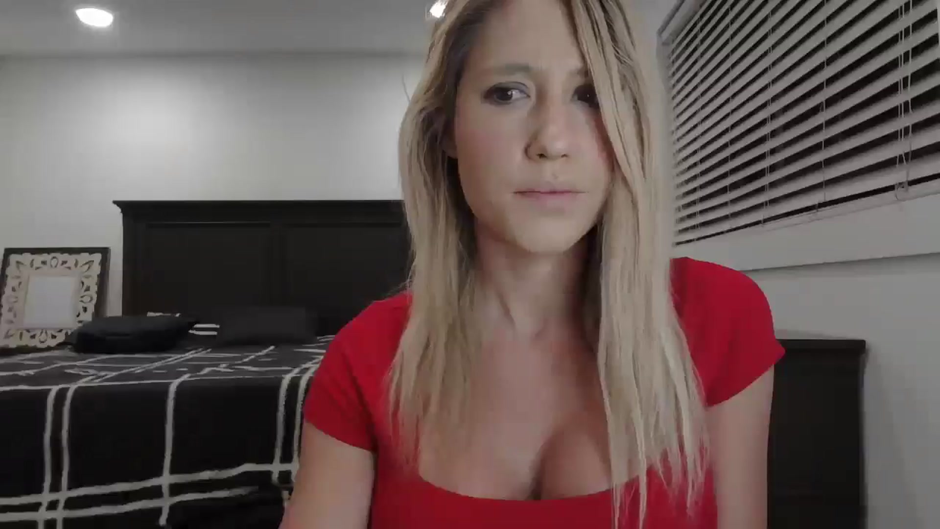 Gallery image thumbnail from blond_milf's myfreecams stream on, 05/23/2024, 06:39 image 2 of 20