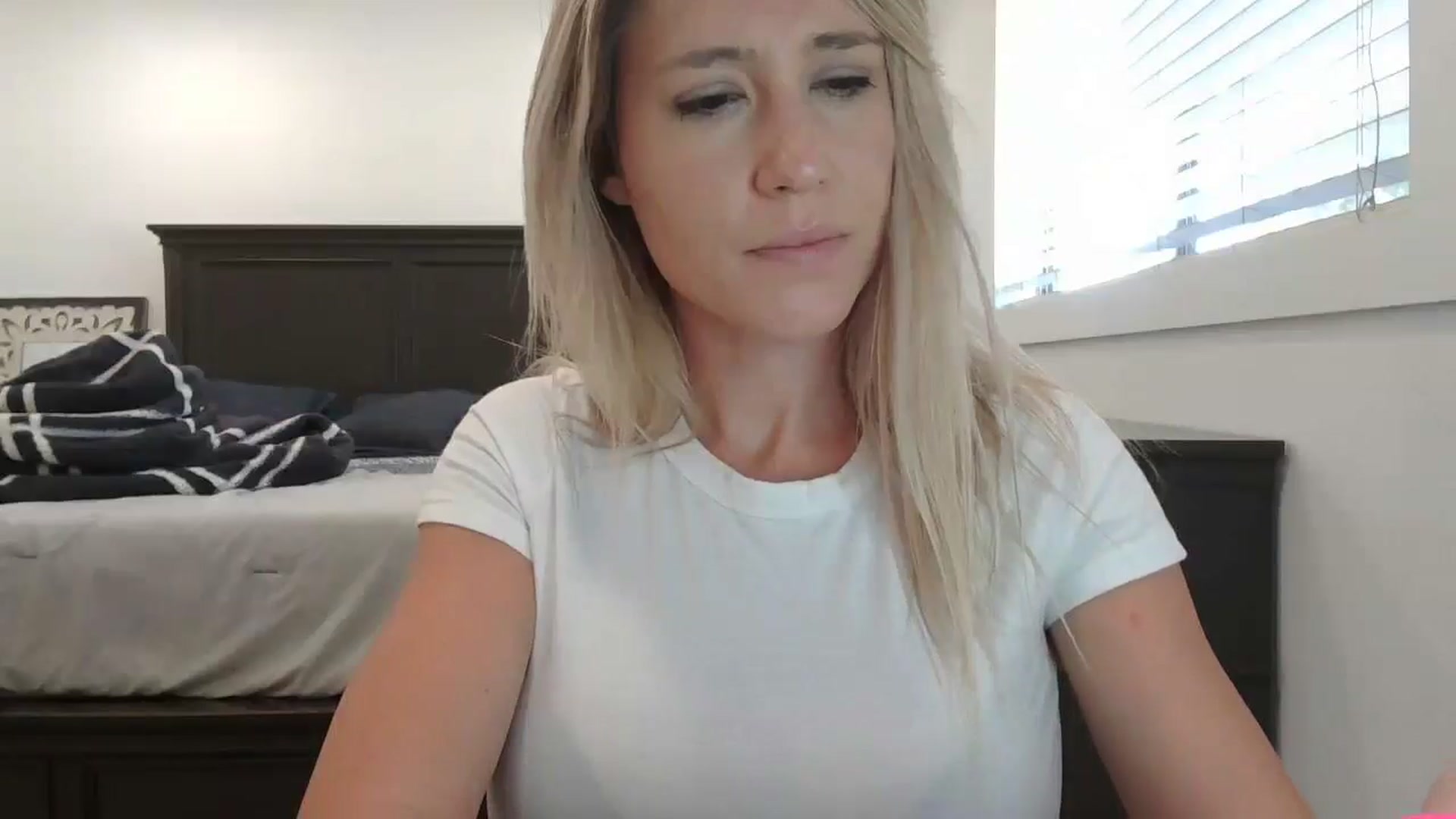 Gallery image thumbnail from blond_milf's myfreecams stream on, 05/28/2024, 20:42 image 10 of 20