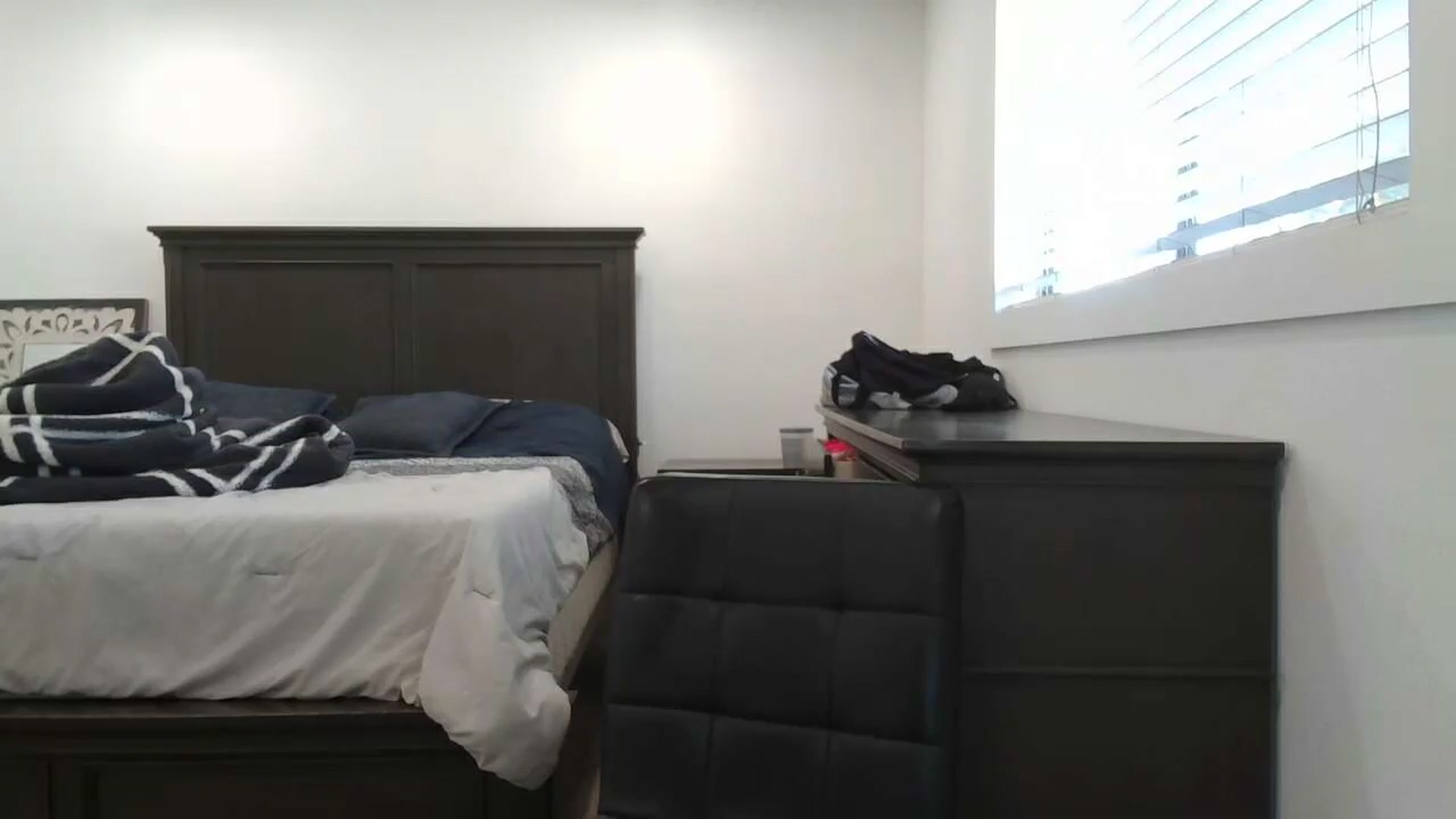 Gallery image thumbnail from blond_milf's myfreecams stream on, 05/28/2024, 20:42 image 12 of 20