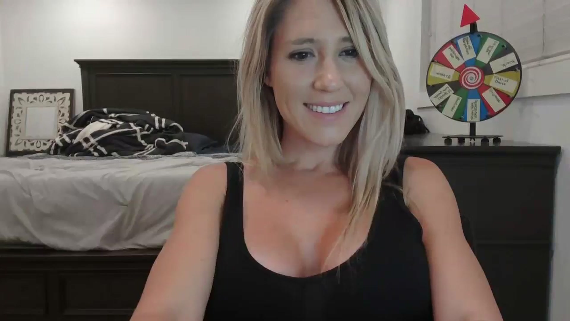 Gallery image thumbnail from blond_milf's myfreecams stream on, 05/29/2024, 05:26 image 18 of 20