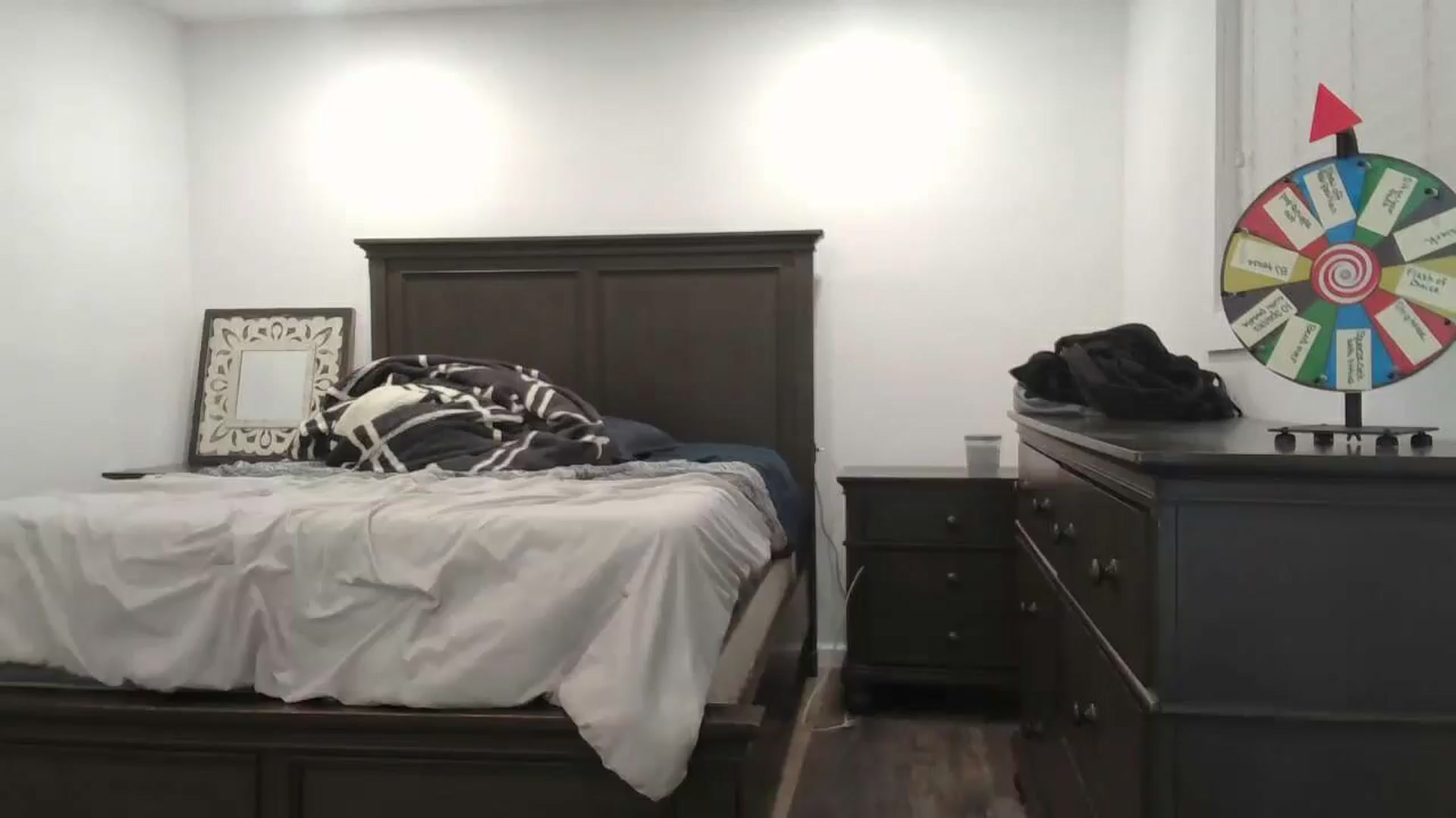 Gallery image thumbnail from blond_milf's myfreecams stream on, 05/29/2024, 07:48 image 9 of 20