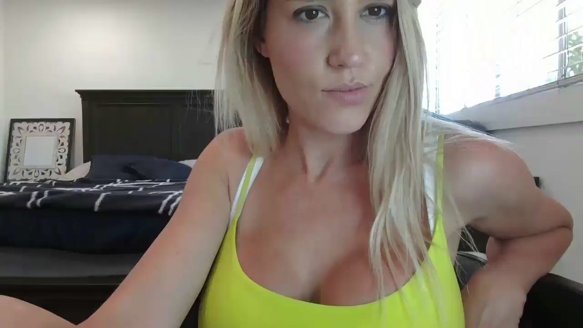 Gallery image thumbnail from blond_milf's myfreecams stream on, 06/04/2024, 21:08 image 19 of 20