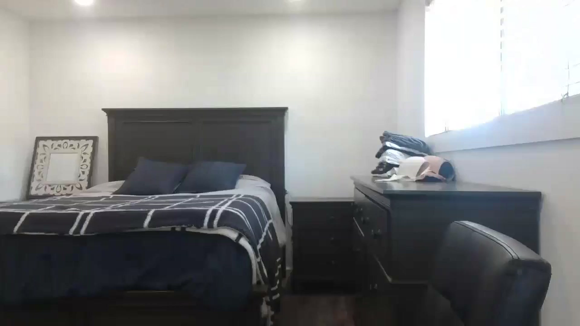 Gallery image thumbnail from blond_milf's myfreecams stream on, 06/10/2024, 19:40 image 20 of 20