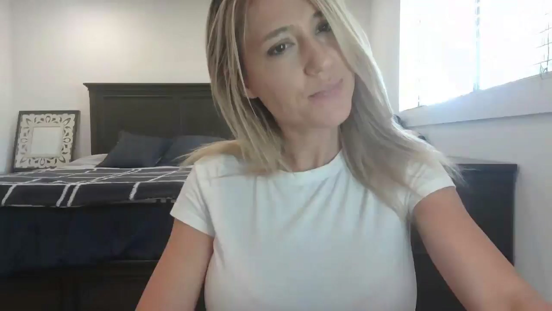 Gallery image thumbnail from blond_milf's myfreecams stream on, 06/10/2024, 20:13 image 1 of 20