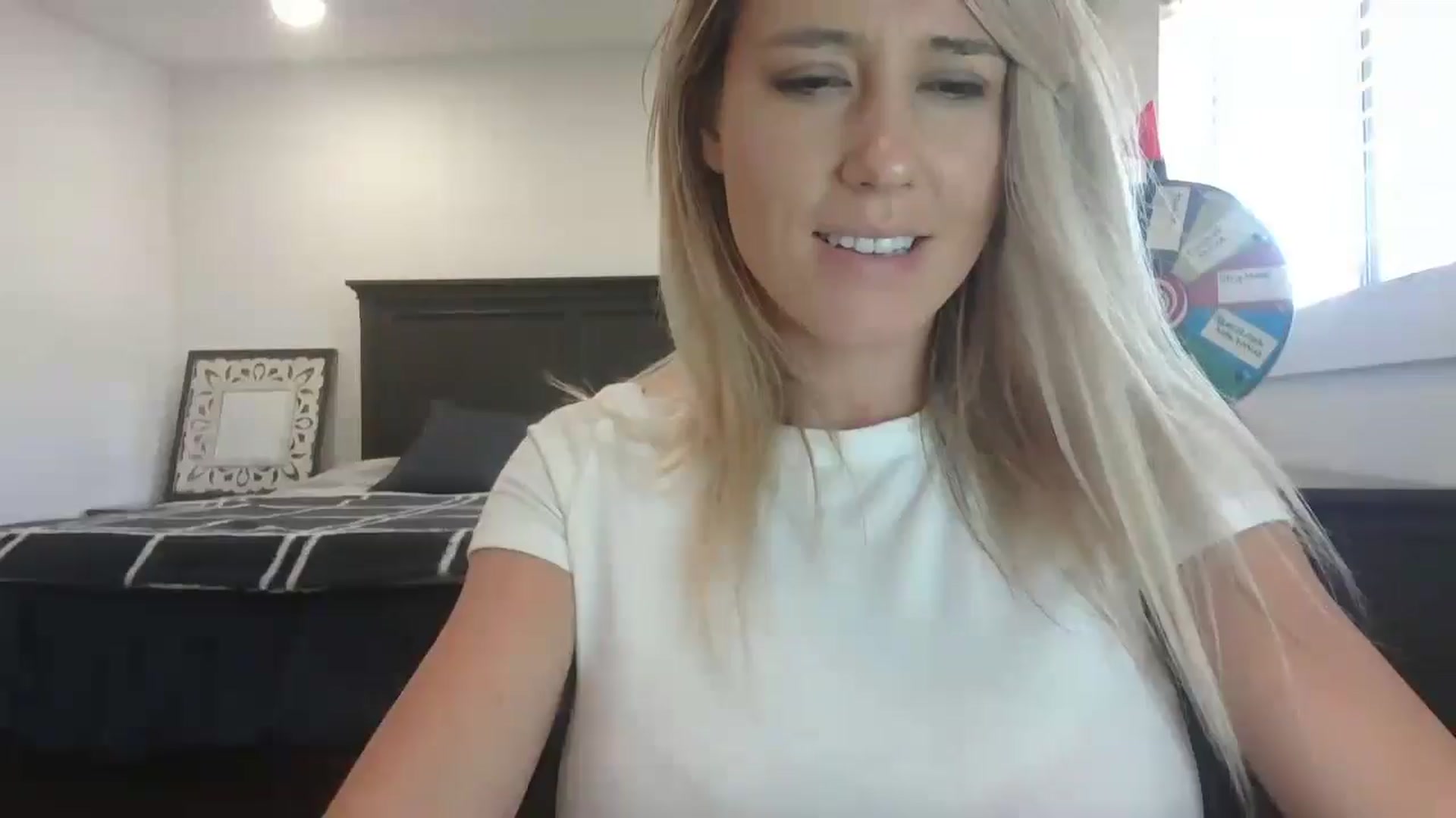 Gallery image thumbnail from blond_milf's myfreecams stream on, 06/10/2024, 21:16 image 13 of 20