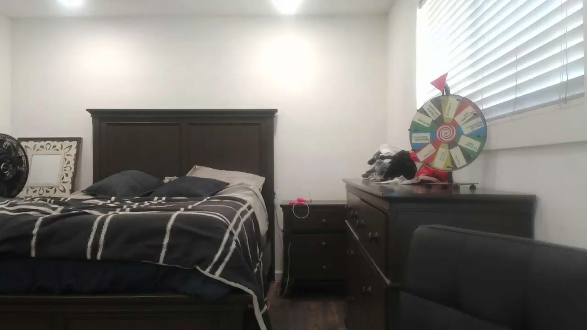 Gallery image thumbnail from blond_milf's myfreecams stream on, 06/11/2024, 20:00 image 18 of 20