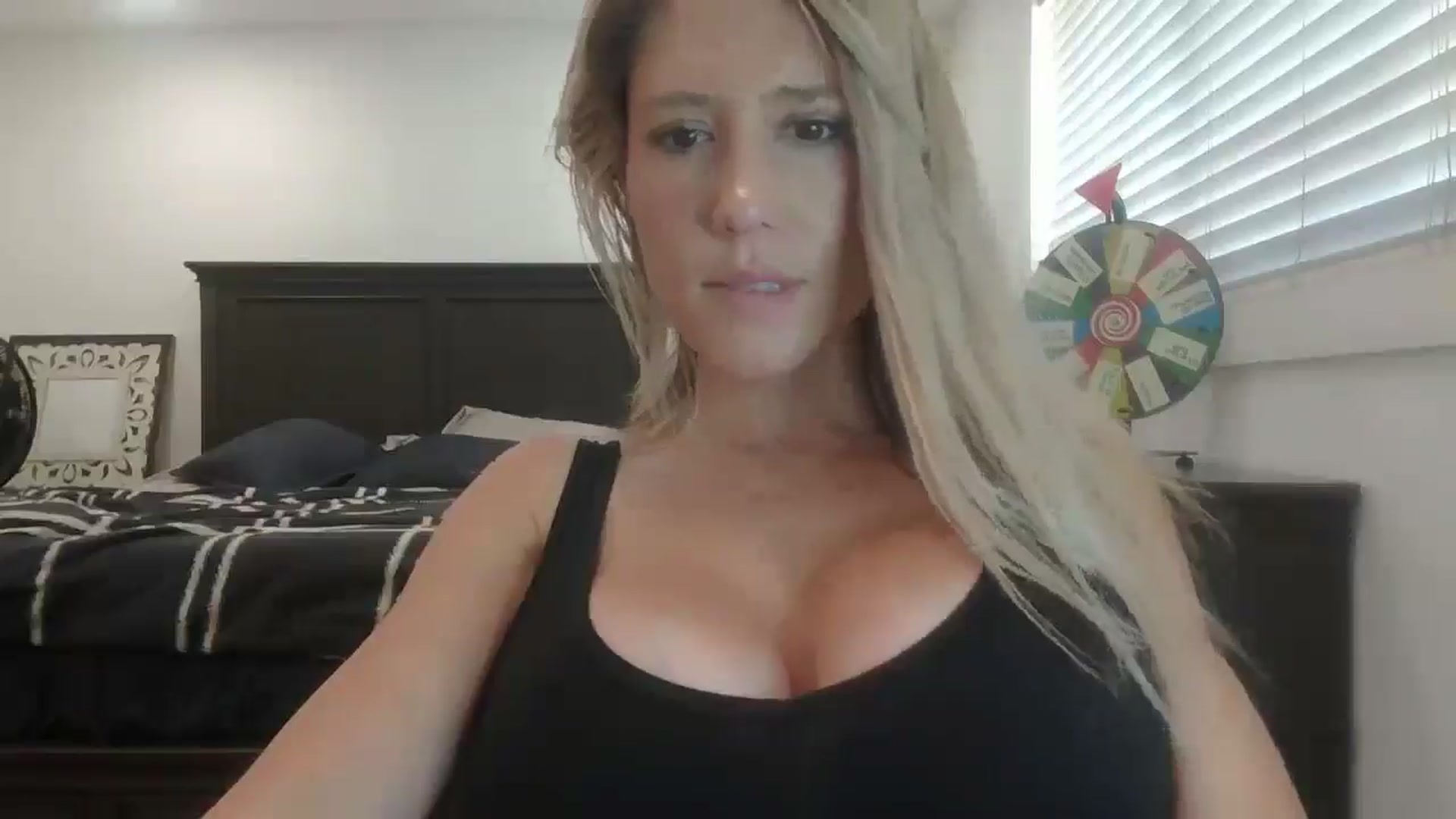 Gallery image thumbnail from blond_milf's myfreecams stream on, 06/11/2024, 21:42 image 18 of 20