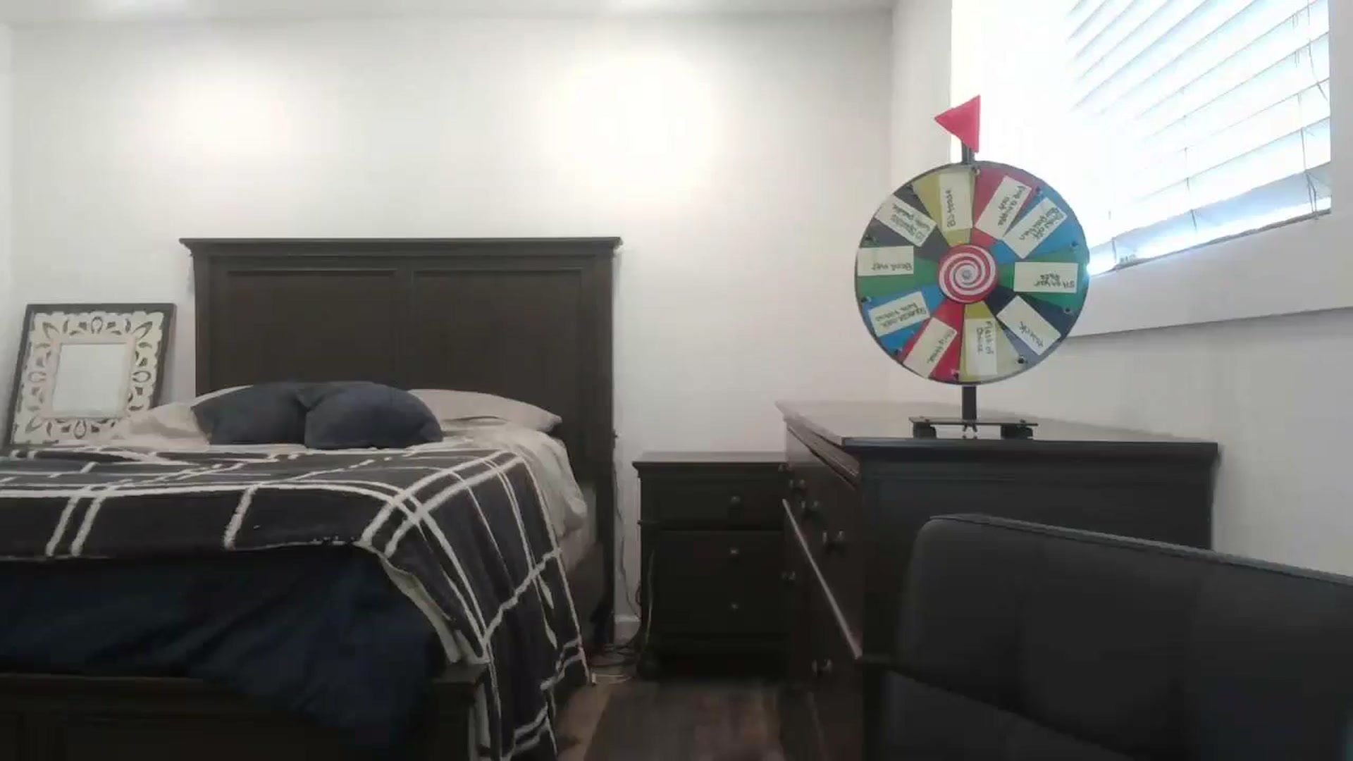 Gallery image thumbnail from blond_milf's myfreecams stream on, 06/19/2024, 22:11 image 20 of 20