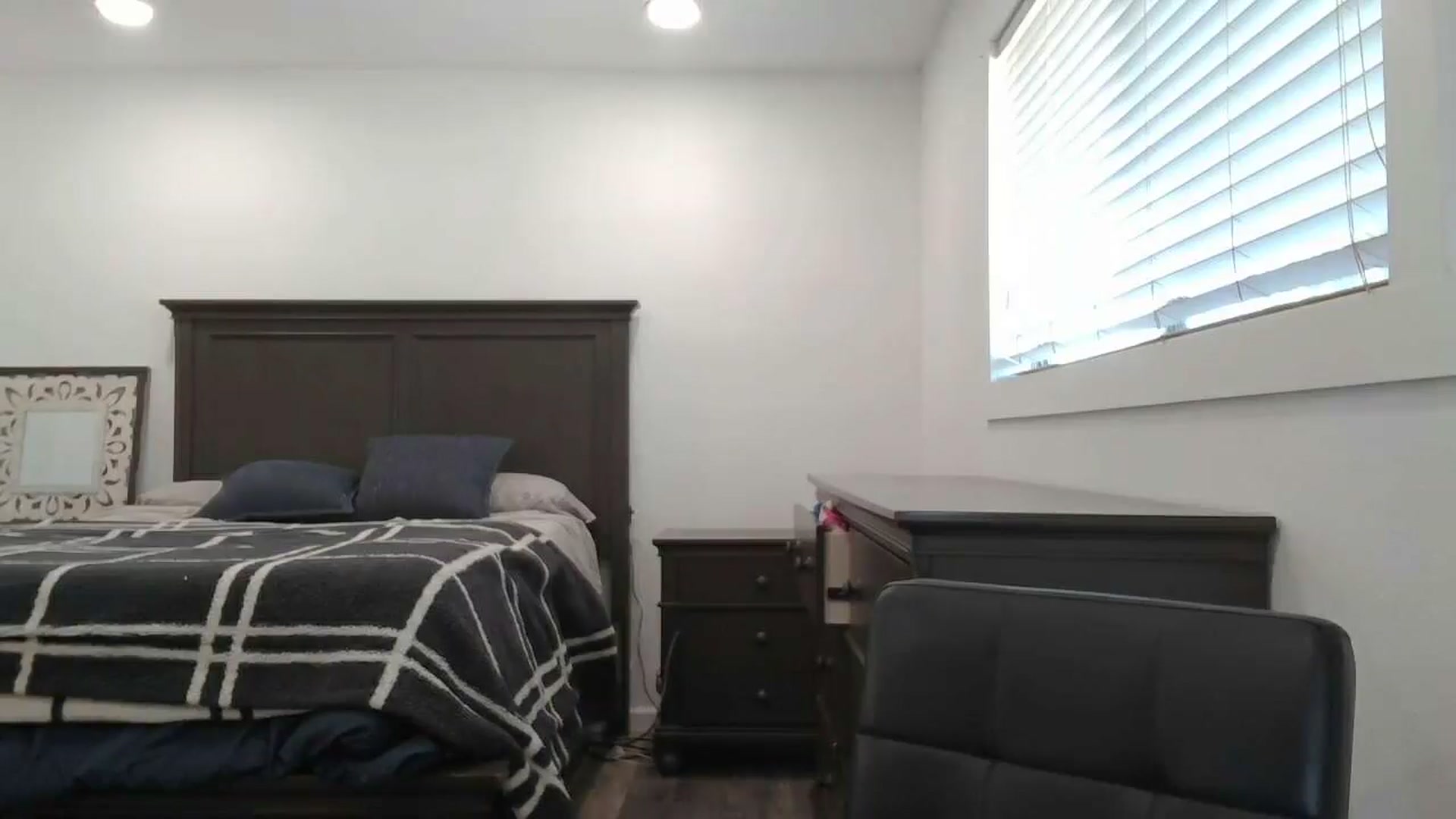 Gallery image thumbnail from blond_milf's myfreecams stream on, 06/20/2024, 19:45 image 2 of 20