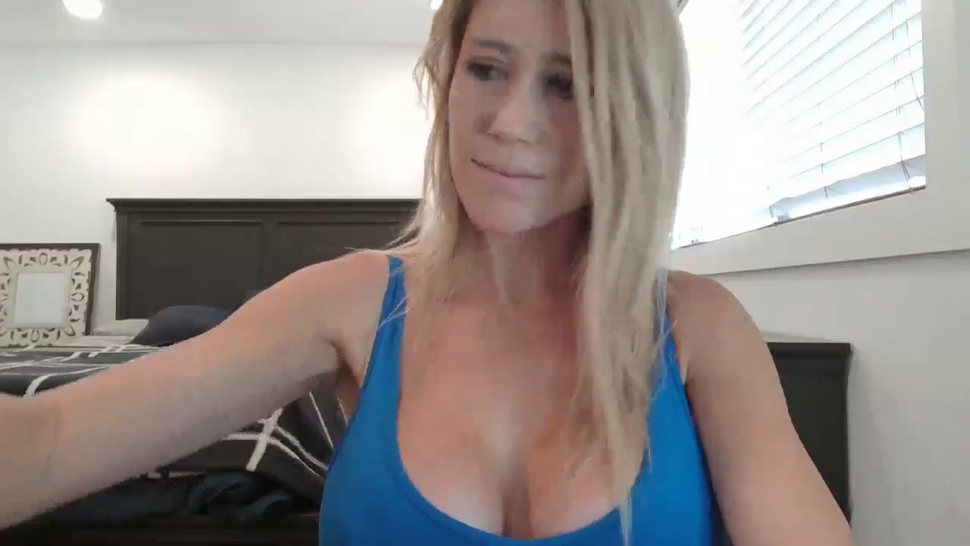 Gallery image thumbnail from blond_milf's myfreecams stream on, 06/20/2024, 19:45 image 5 of 20