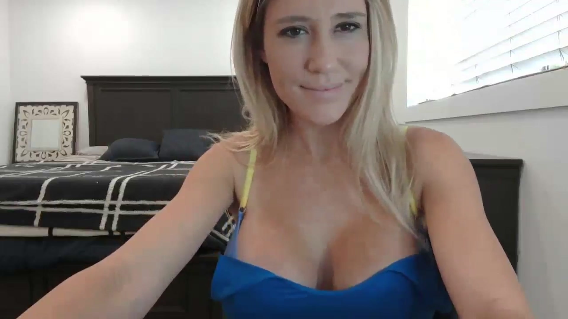 Gallery image thumbnail from blond_milf's myfreecams stream on, 06/20/2024, 20:26 image 14 of 20