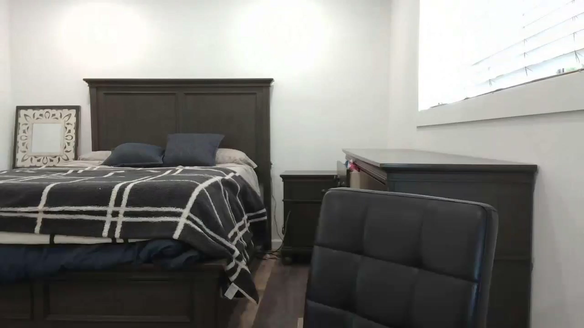 Gallery image thumbnail from blond_milf's myfreecams stream on, 06/20/2024, 20:26 image 13 of 20