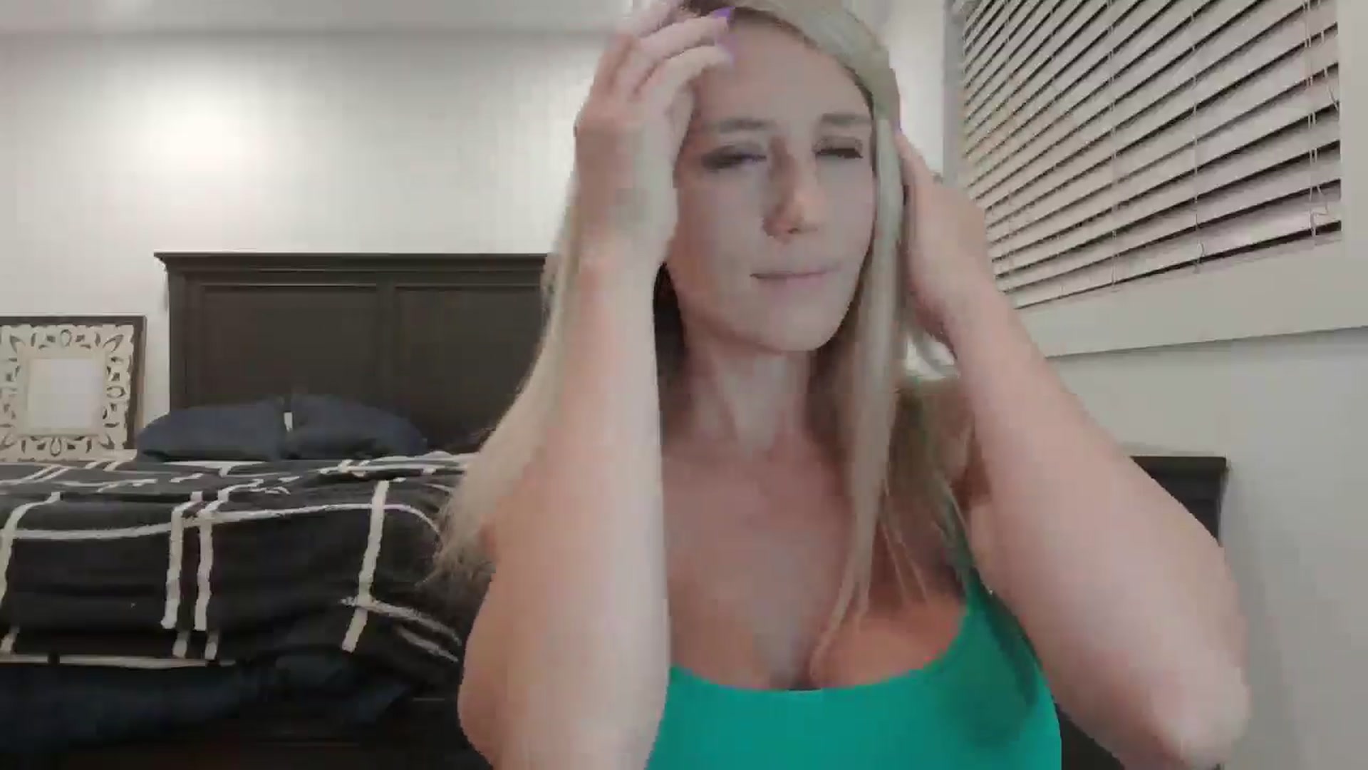 Gallery image thumbnail from blond_milf's myfreecams stream on, 06/21/2024, 05:19 image 6 of 20