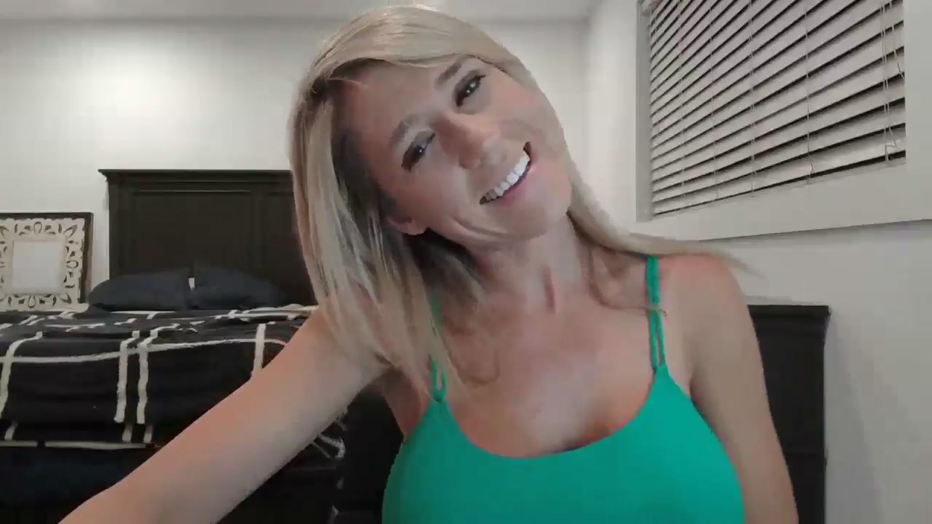 Gallery image thumbnail from blond_milf's myfreecams stream on, 06/21/2024, 06:52 image 9 of 20