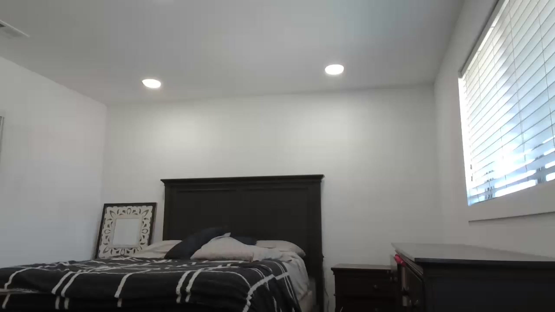 Gallery image thumbnail from blond_milf's myfreecams stream on, 06/21/2024, 21:05 image 14 of 20
