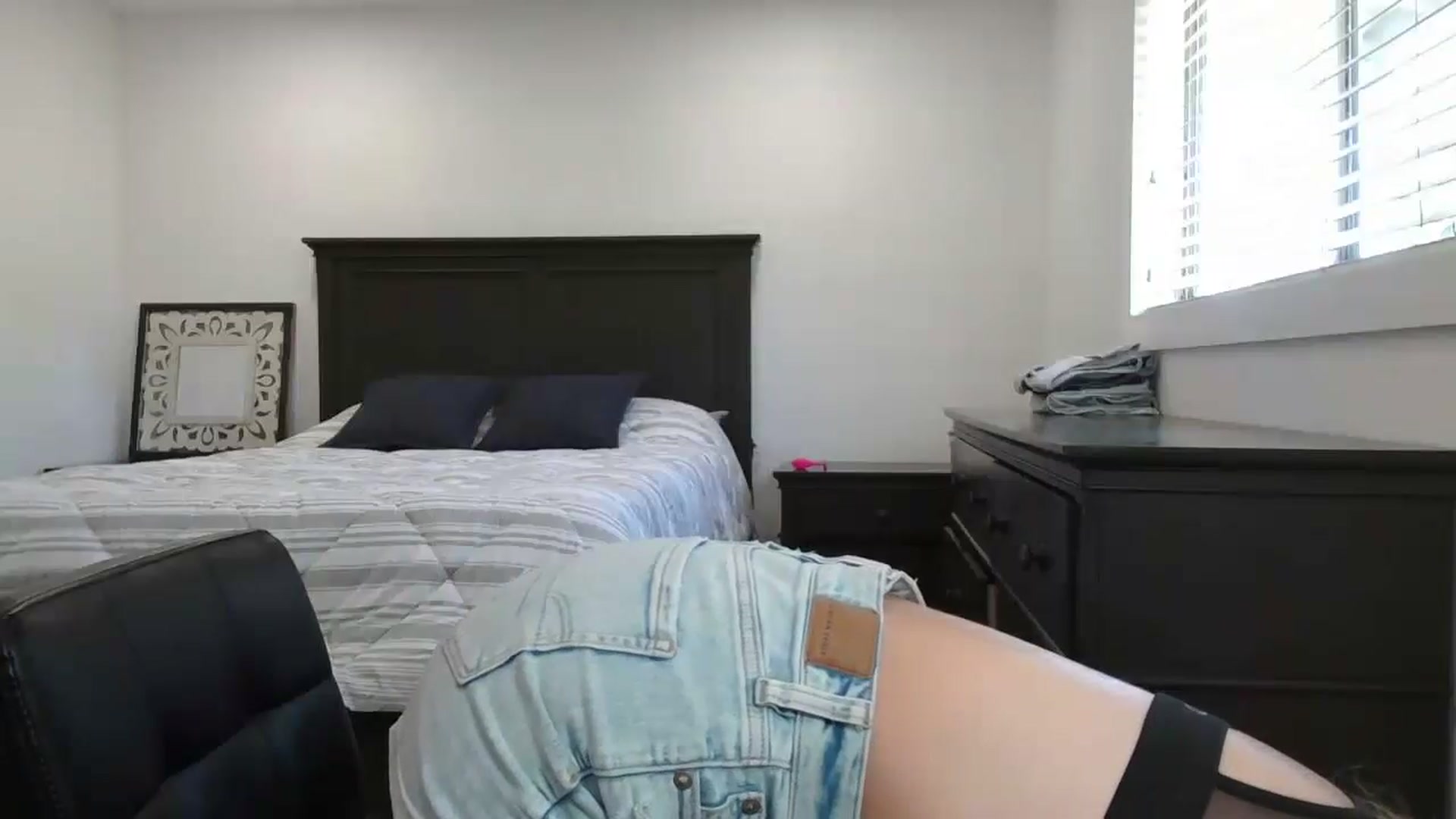 Gallery image thumbnail from blond_milf's myfreecams stream on, 06/24/2024, 20:56 image 7 of 20