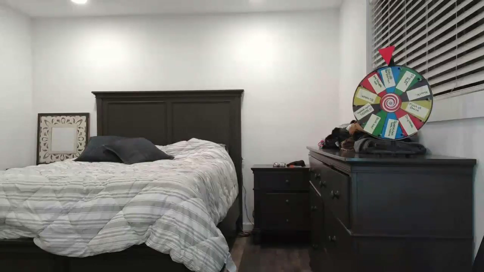 Gallery image thumbnail from blond_milf's myfreecams stream on, 07/06/2024, 06:10 image 20 of 20
