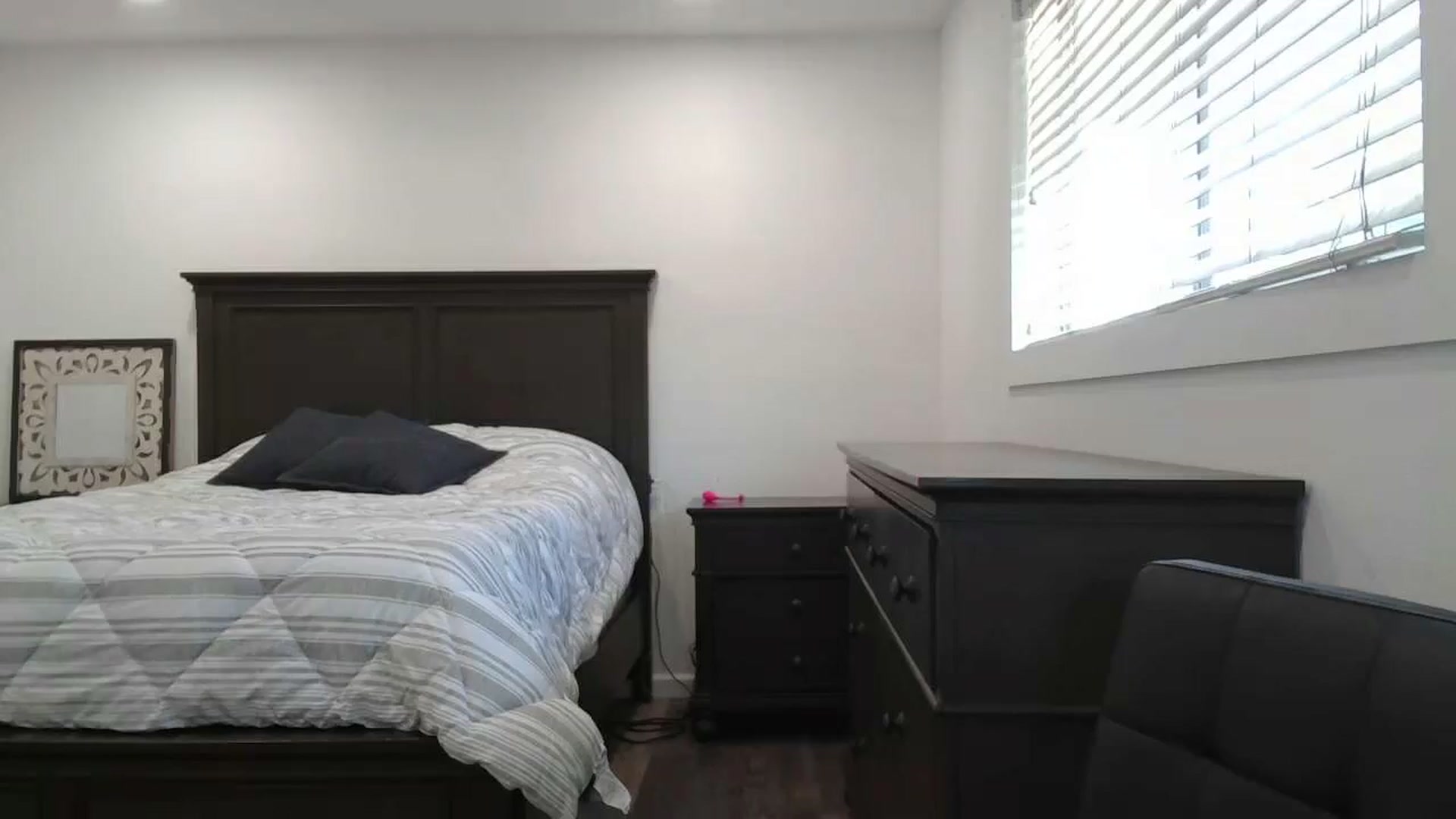 Gallery image thumbnail from blond_milf's myfreecams stream on, 07/08/2024, 19:58 image 7 of 20