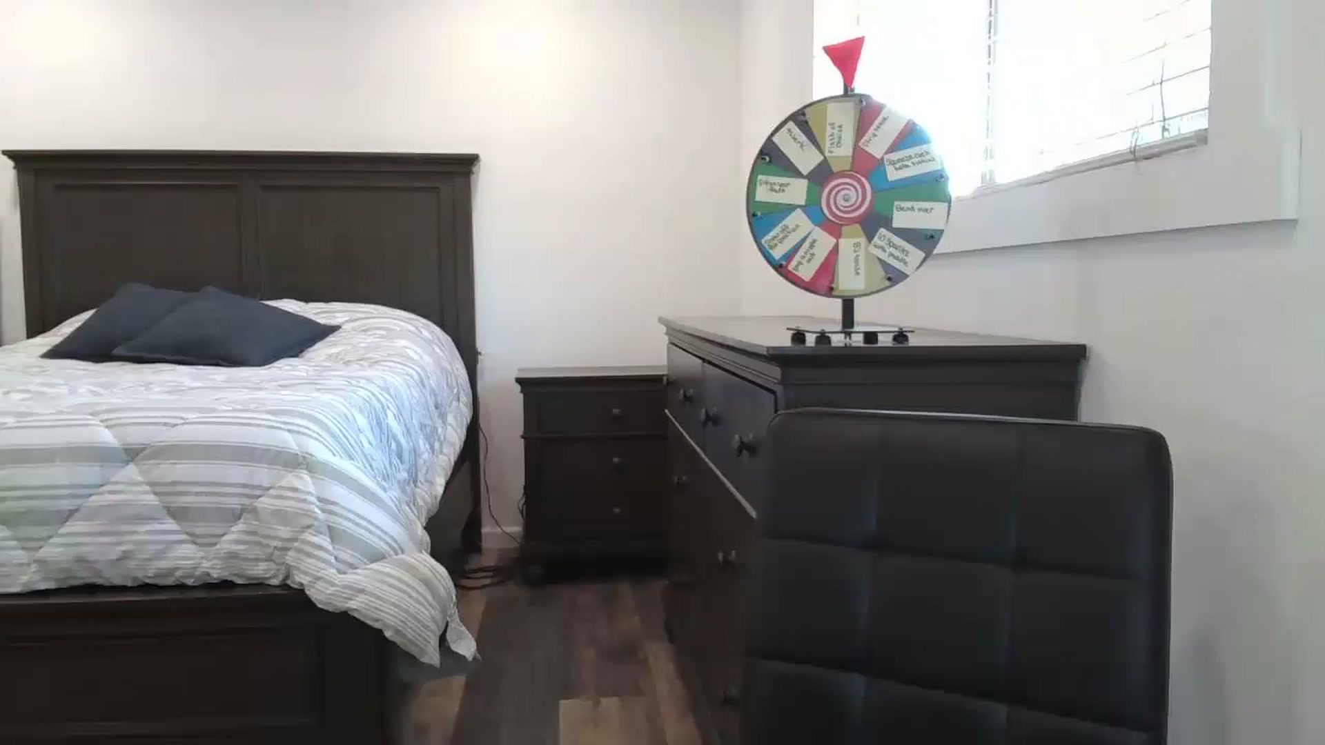 Gallery image thumbnail from blond_milf's myfreecams stream on, 07/08/2024, 23:01 image 18 of 20