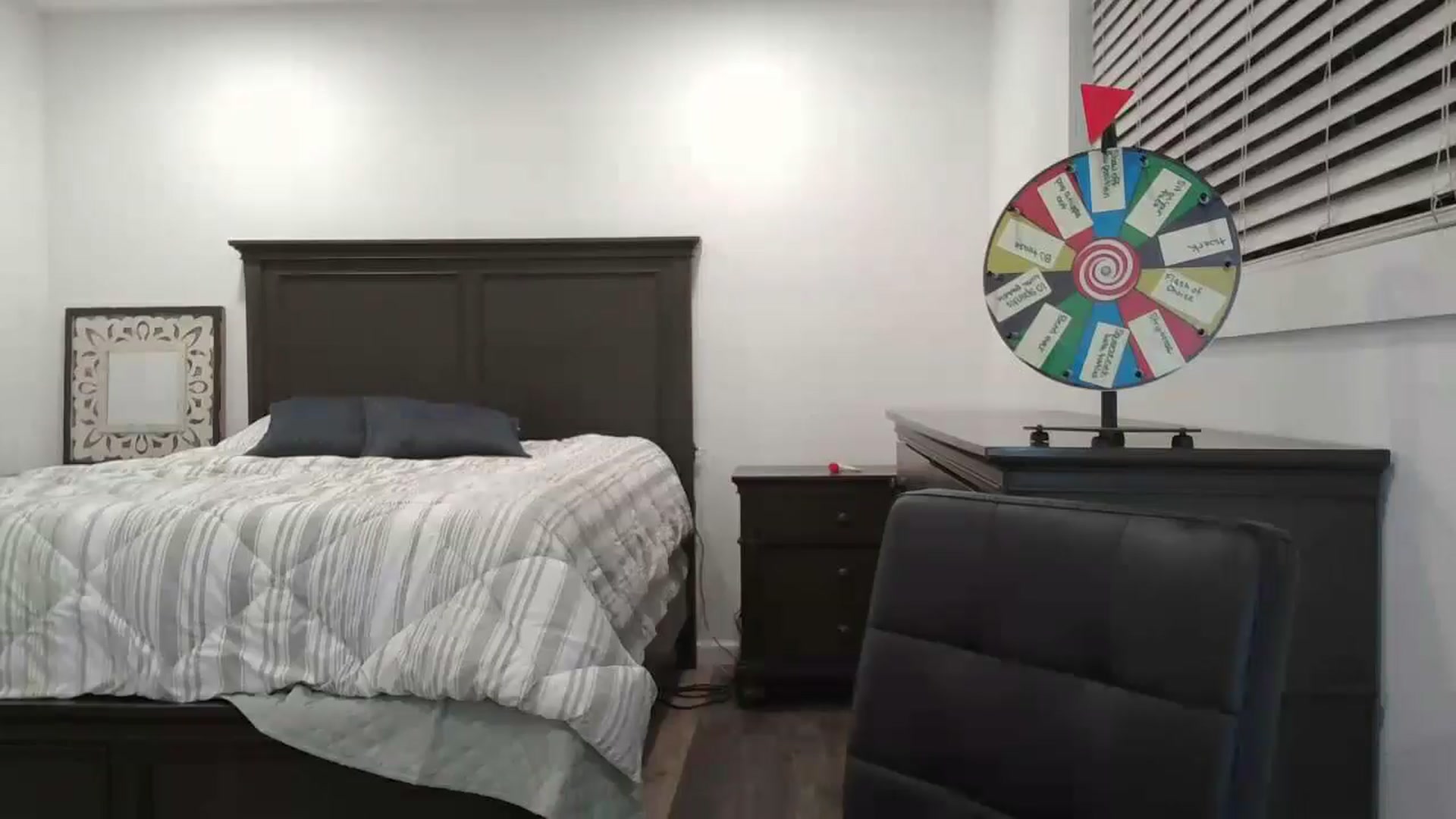 Gallery image thumbnail from blond_milf's myfreecams stream on, 07/10/2024, 06:55 image 10 of 20