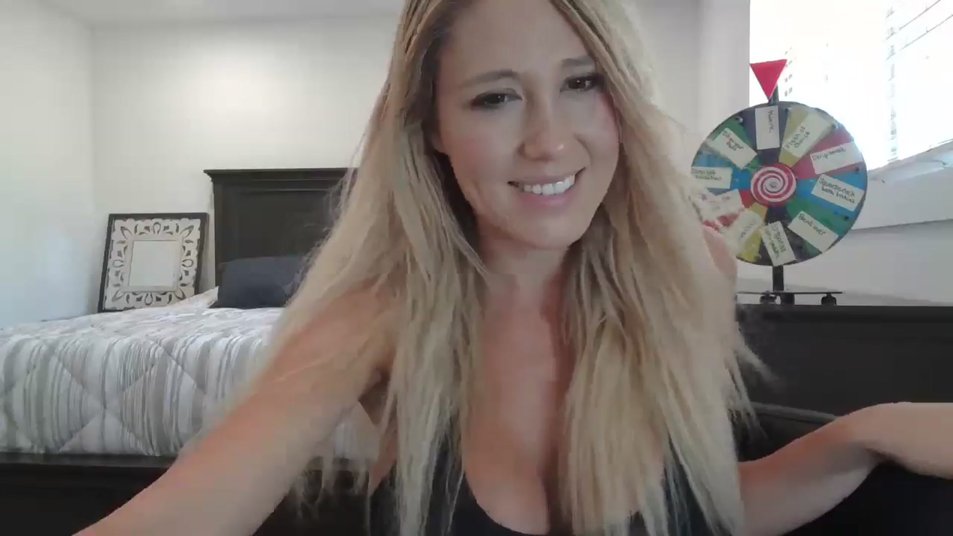 Gallery image thumbnail from blond_milf's myfreecams stream on, 07/15/2024, 21:31 image 13 of 20